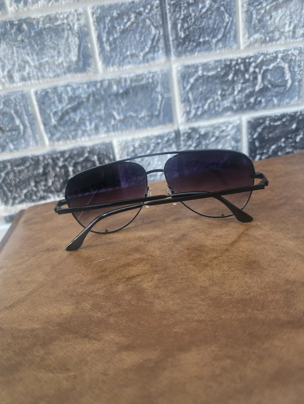 Quay Australia Men's Aviator Sunglasses in Black Frame